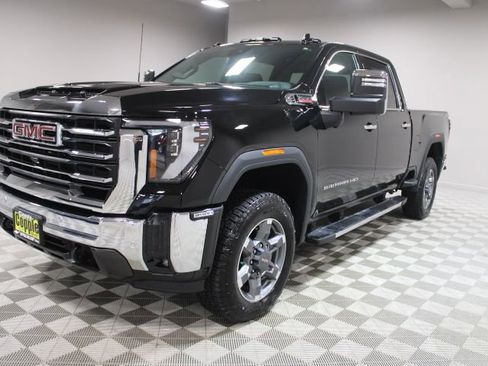 New 2026 GMC Sierra 2500 SLT w/ SLT Premium Package image 8