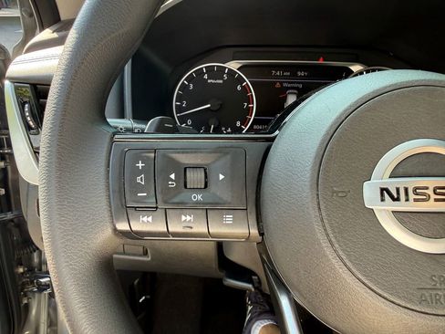 Used 2021 Nissan Rogue SV AWD/4WD image 22