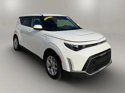 Used 2025 Kia Soul LX w/ LX Technology Package