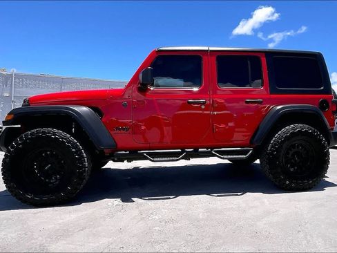 Used 2024 Jeep Wrangler Unlimited Sport AWD/4WD image 3