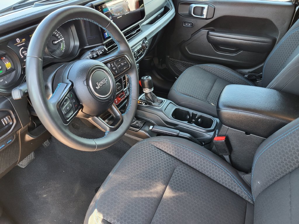 Used 2024 Jeep Wrangler Unlimited Rubicon 4xe AWD/4WD image 14