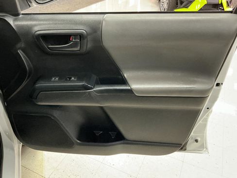 Used 2022 Toyota Tacoma SR image 25