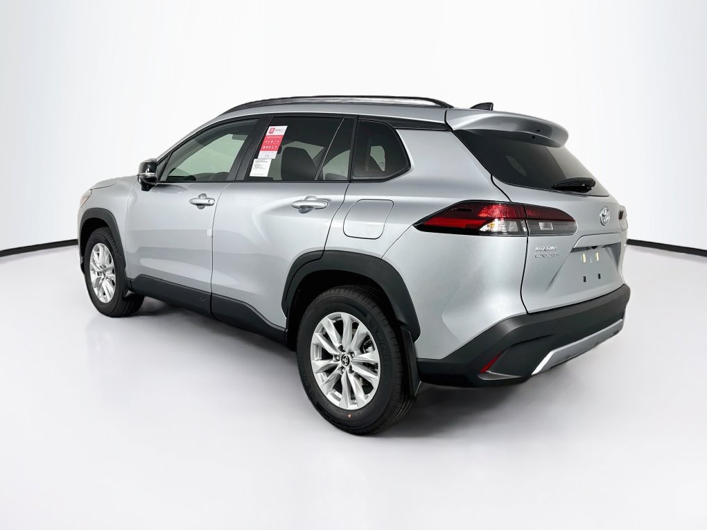 Used 2026 Toyota Corolla Cross LE FWD image 7