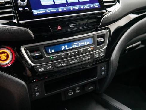 Certified 2024 Honda Ridgeline Black Edition image 8