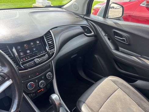 Used 2018 Chevrolet Trax LT w/ LT Convenience Package image 25