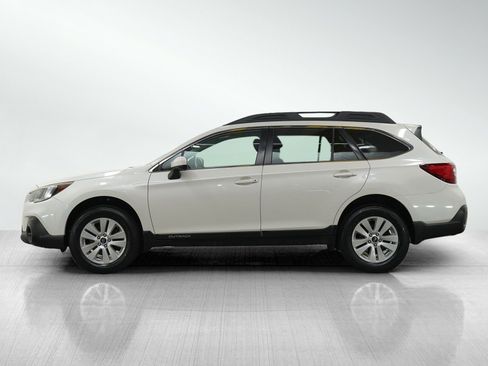 Used 2018 Subaru Outback 2.5i Premium AWD/4WD image 2