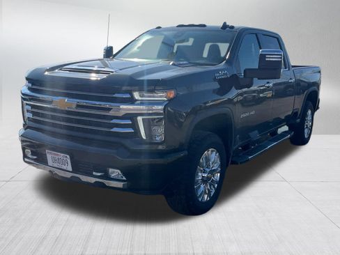 Used 2022 Chevrolet Silverado 2500 High Country w/ Safety Package II image 5