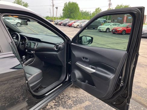 Used 2020 Nissan Kicks SR w/ SR Premium Package FWD image 13