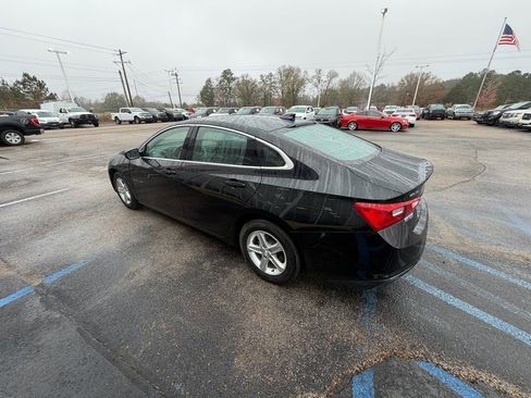 Used 2023 Chevrolet Malibu LT image 4