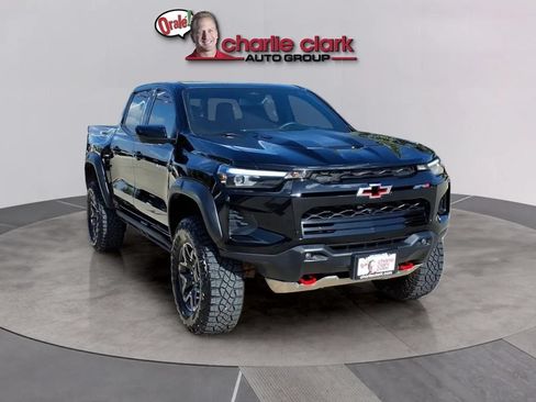 Used 2026 Chevrolet Colorado ZR2 w/ Technology Package AWD/4WD image 9