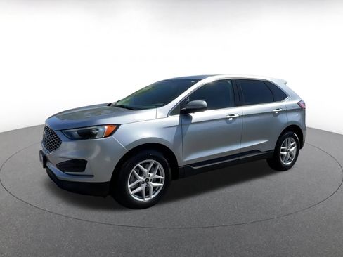 Used 2024 Ford Edge SEL image 8