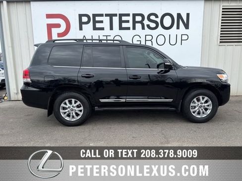Used 2016 Toyota Land Cruiser image 3