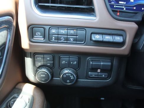 Used 2023 Chevrolet Tahoe High Country AWD/4WD image 29