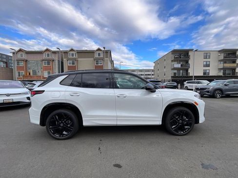 New 2026 Volkswagen Tiguan SE R-Line image 9