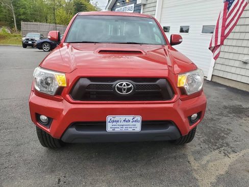 Used 2014 Toyota Tacoma 4x4 Access Cab V6 w/ TRD Sport Package image 3