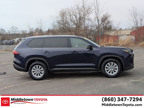 Certified 2024 Toyota Grand Highlander AWD image 2