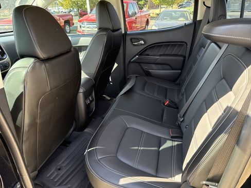 Used 2022 GMC Canyon Denali image 10