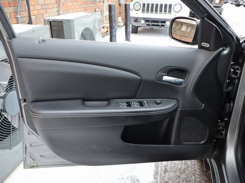 Used 2013 Chrysler 200 Limited image 6