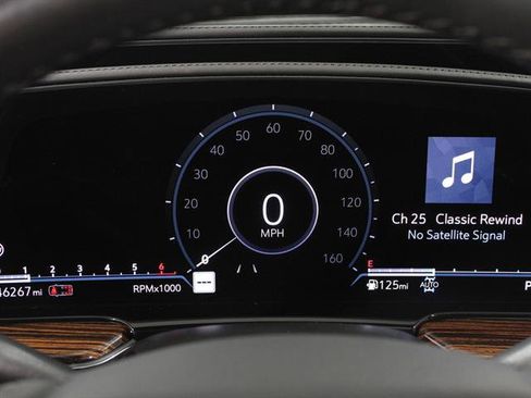 Certified 2021 Cadillac Escalade Premium Luxury image 9