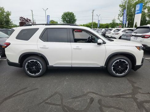 New 2026 Honda Pilot Touring image 7
