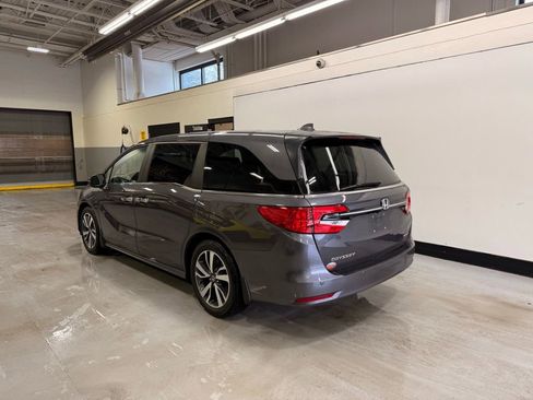 Used 2023 Honda Odyssey Touring image 3
