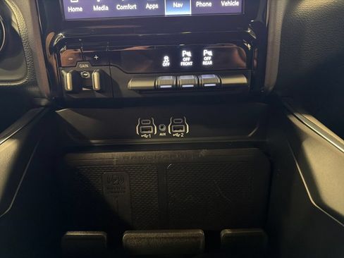 Used 2025 RAM 1500 Big Horn AWD/4WD image 7