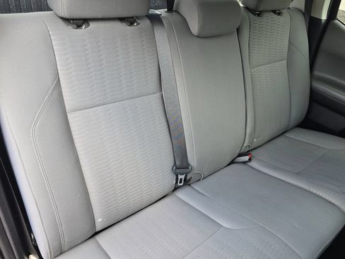 Used 2019 Toyota Tacoma SR AWD/4WD image 5