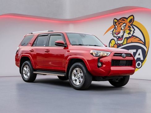 Used 2022 Toyota 4Runner SR5 image 3