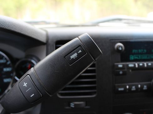 Used 2014 Chevrolet Silverado 2500 LT w/ Snow Plow Prep Package image 28