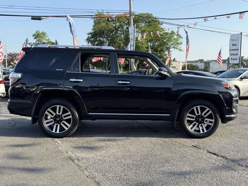 Used 2022 Toyota 4Runner Limited AWD/4WD image 8