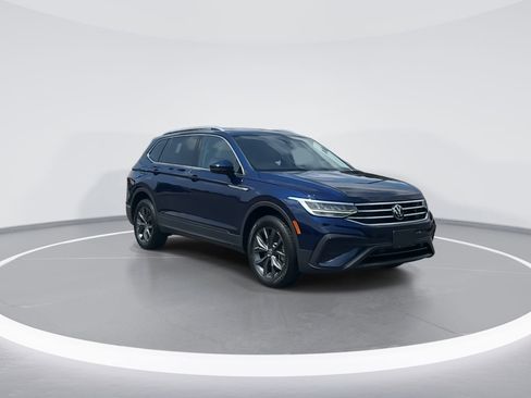 Used 2023 Volkswagen Tiguan SE image 9