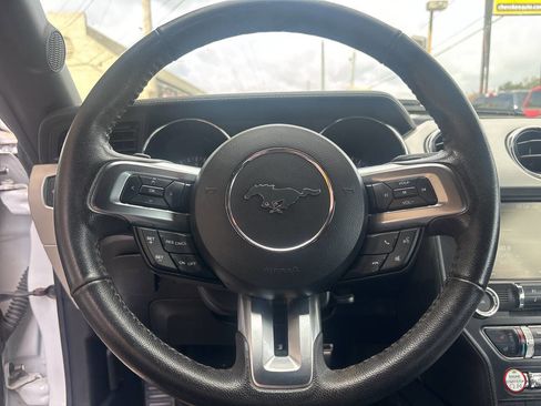 Used 2015 Ford Mustang Premium image 10