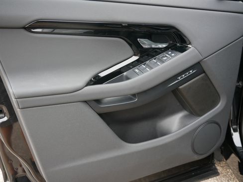 Used 2025 Land Rover Range Rover Evoque S image 14