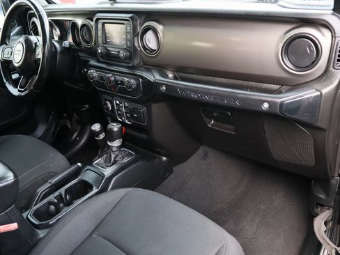 Used 2020 Jeep Wrangler Unlimited Sport S AWD/4WD image 25