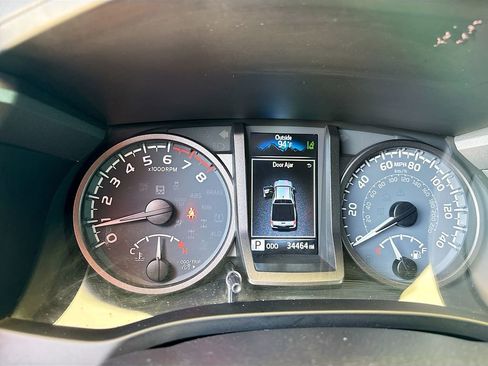 Used 2023 Toyota Tacoma TRD Off-Road AWD/4WD image 33