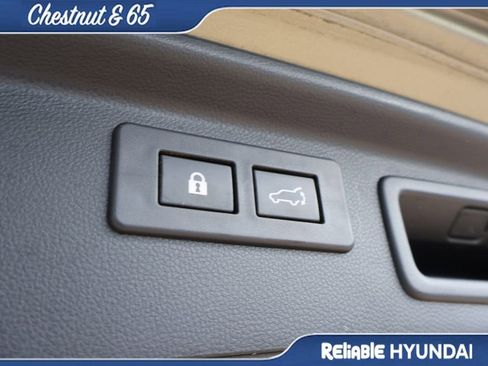 Used 2023 Subaru Forester Premium AWD/4WD image 17