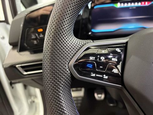 Used 2023 Volkswagen Golf 20th Anniversary Edition image 16