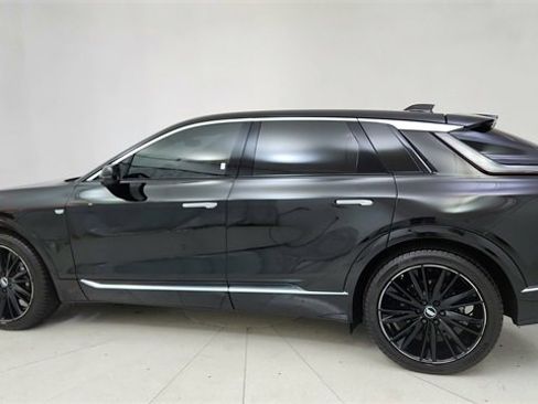 Used 2025 Cadillac Lyriq Luxury image 4