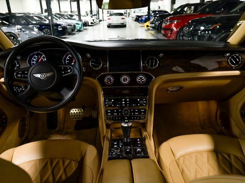 Used 2017 Bentley Mulsanne RWD image 25