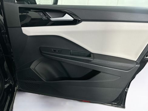 Used 2025 Volkswagen Taos S FWD image 30