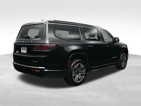 Used 2024 Jeep Wagoneer Series II w/ Flexible Seating Group AWD/4WD image 5