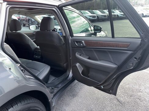 Used 2018 Subaru Outback 2.5i Limited image 38