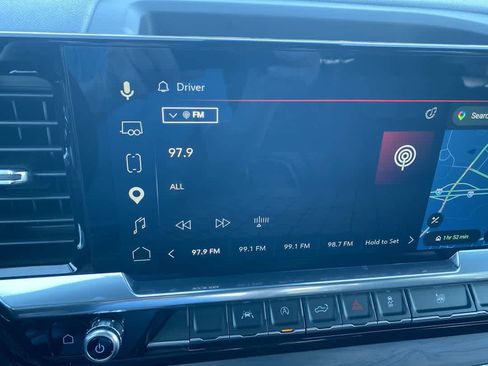 Used 2025 GMC Sierra 1500 SLT image 16