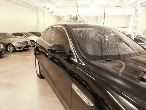 Used 2017 Jaguar F-PACE Prestige image 15