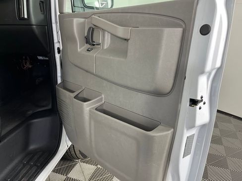 Used 2017 Chevrolet Express 2500 image 13