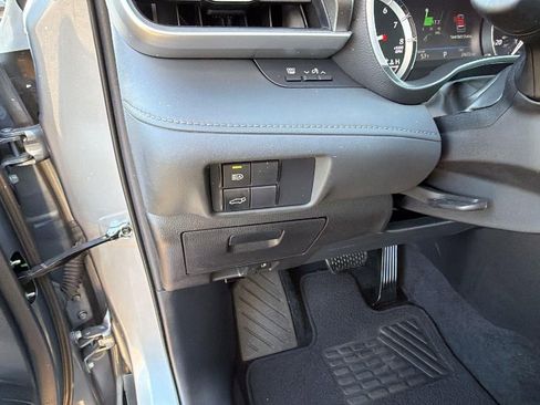 Used 2021 Toyota Highlander XLE AWD/4WD image 26