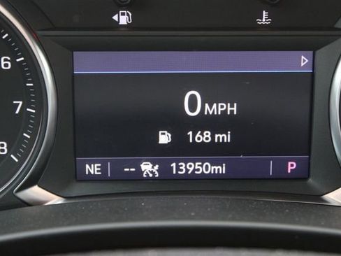 Used 2023 GMC Terrain SLT w/ Tech Package image 10