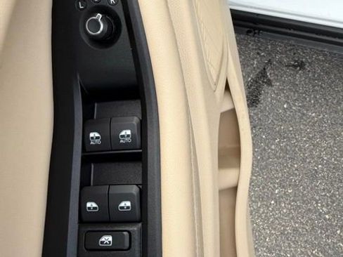 Used 2024 Jeep Grand Cherokee Limited image 15