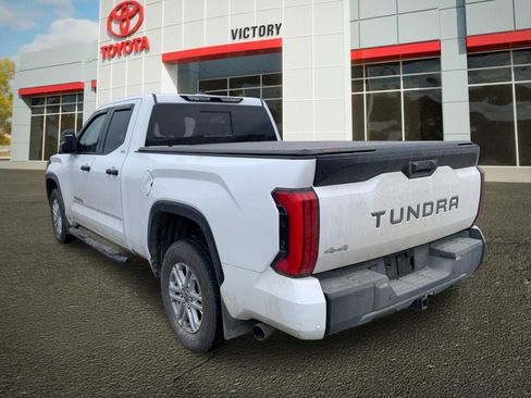 Used 2022 Toyota Tundra SR5 w/ SR5 Convenience Package image 4