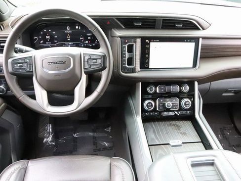 Used 2023 GMC Yukon Denali image 14